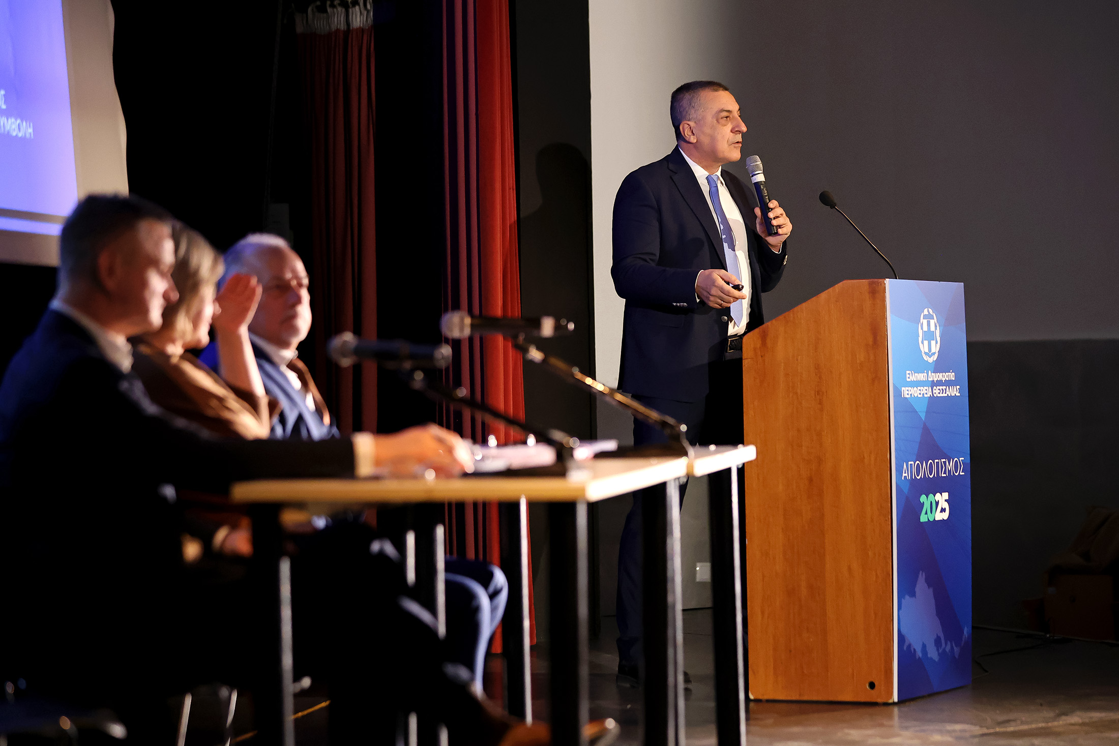 Από το τίποτα στο πανηγύρι ... ή αλλιώς  —  πώς μια μελέτη "βαφτίζεται" έργο και ένα δελτίο Τύπου — πολιτική ...