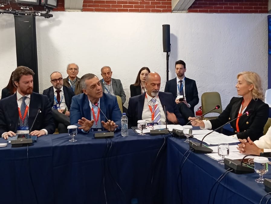 Θεσσαλία — από τα «δέκα που γίνονται ένα» , στά Φόρουμ που γίνονται θέαμα