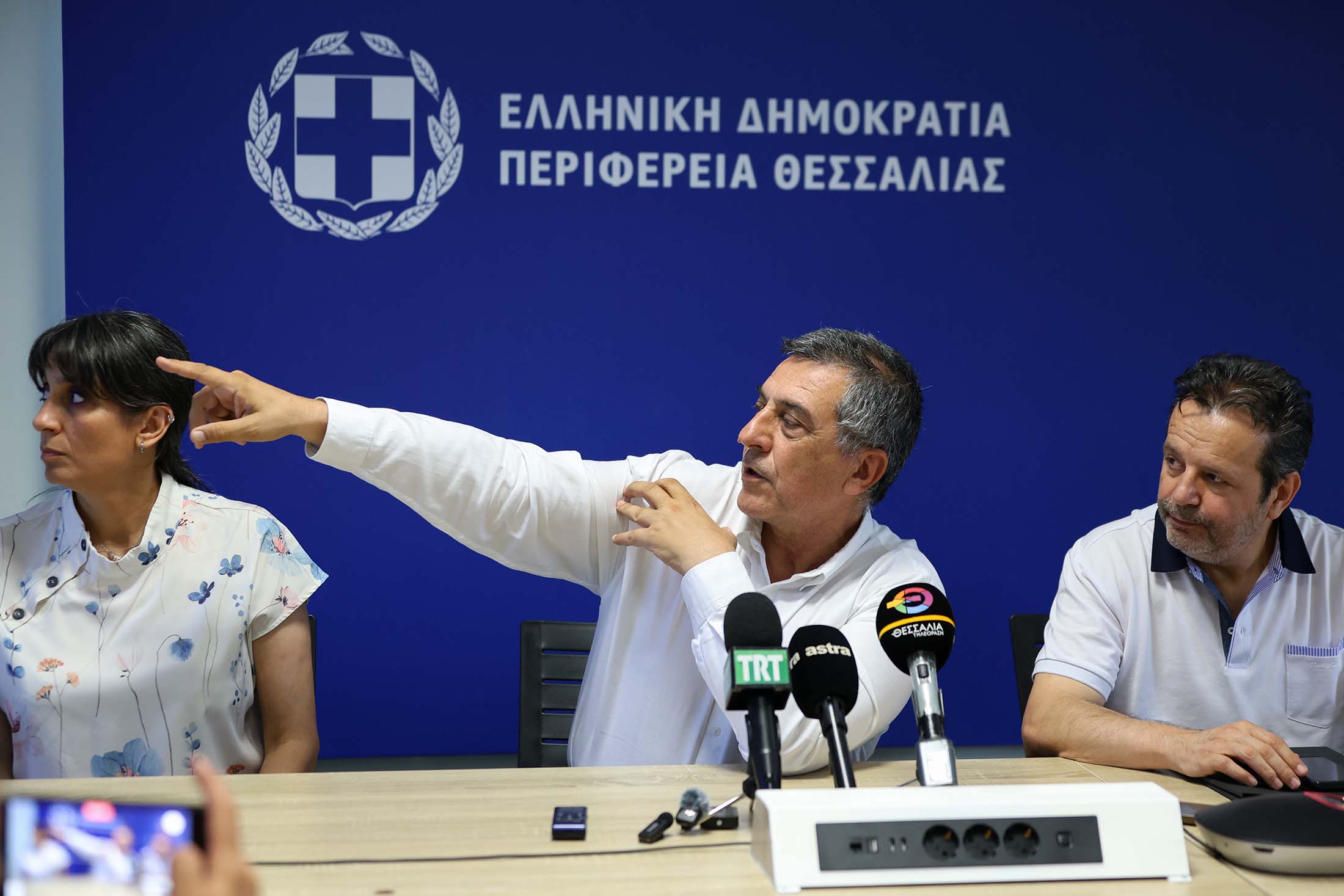 Όταν όλα λειτουργούν άψογα  —  εκτός από τα όσα καταρρέουν