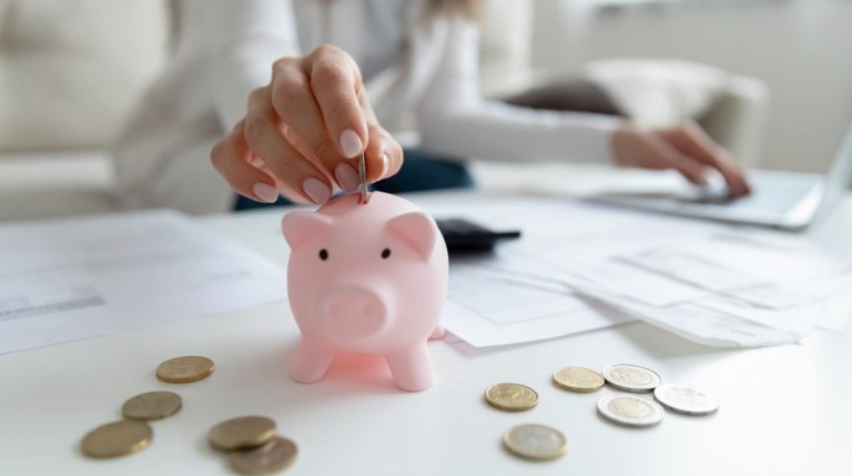 Voucher 750 ευρώ: Πότε ανοίγουν οι αιτήσεις  Ποιοι το δικαιούνται και πώς θα το πάρετε