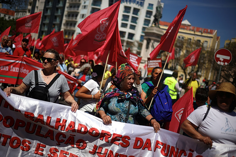 Πορτογαλία: Χιλιάδες