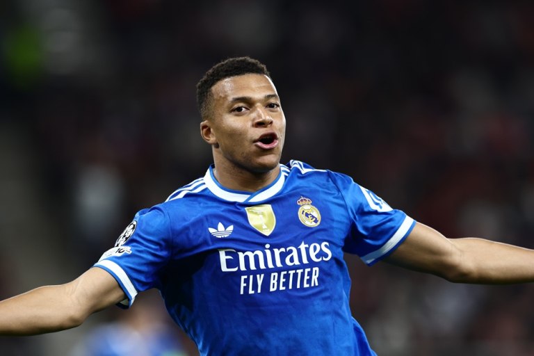 Ο Εμπαπέ κάνει μυθική