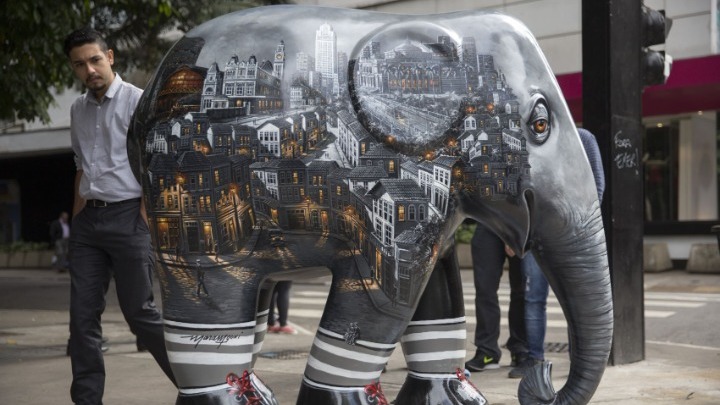 Γλυπτά ελέφαντες θα