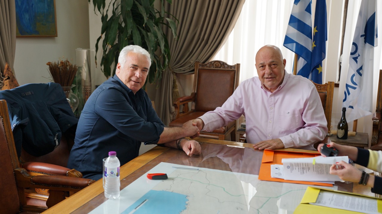 Υπογράφηκαν οι συμβάσεις για την ανάπλαση του Πάρκου Αλυκών και του χώρου γύρω από τον Άγιο Τρύφωνα στον Βόλο