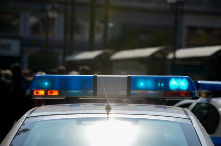 Αττική: Χειροπέδες σε 25χρονο οδηγό που έτρεχε με 150 χλμ στη Λεωφόρο Μαραθώνος