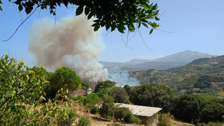 Φωτιά στο Άλσος Αχαΐας: