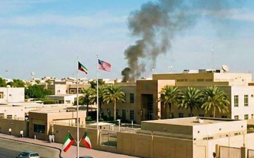 Κουβέιτ: Καπνός υψώνεται από τον τομέα όπου βρίσκεται η πρεσβεία των ΗΠΑ