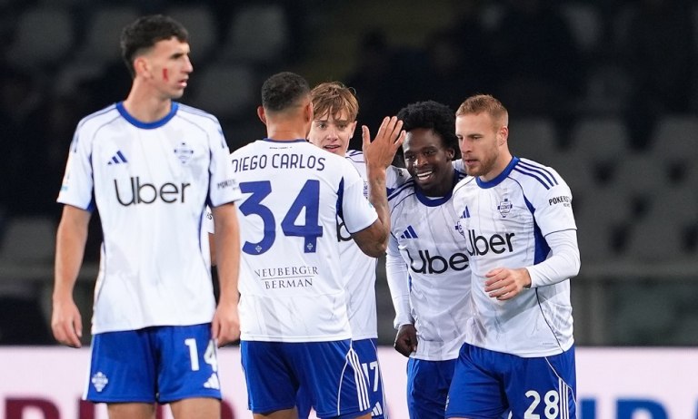 Κάλιαρι  Κόμο 1-2: Τρίποντο τετράδας και Champions League για την ομάδα του Δουβίκα