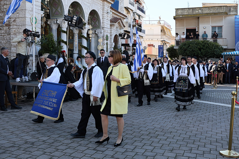 Με λαμπρότητα οι