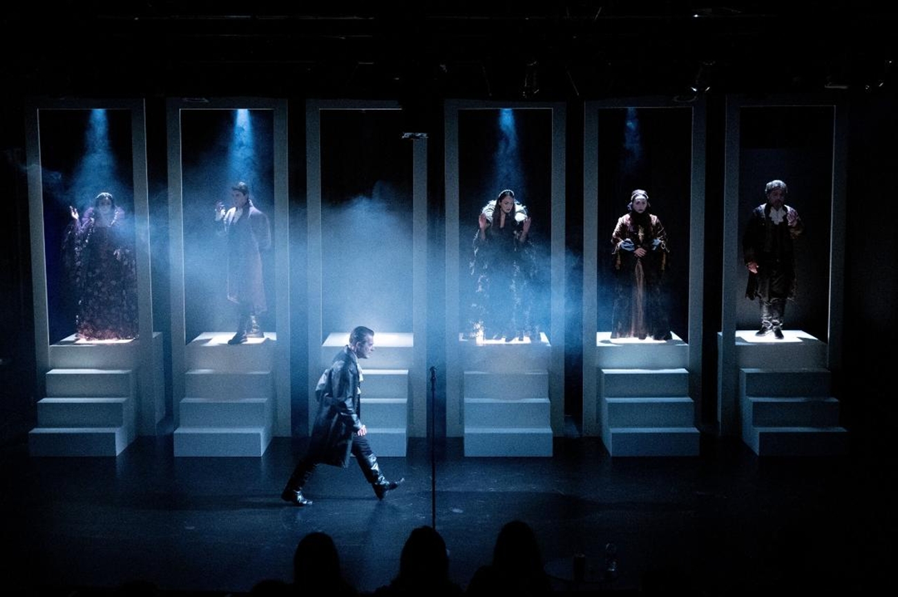 Ο Μισάνθρωπος του Μολιέρου στο Θέατρο Φιλίπ  Πρώτη ματιά στη νέα παράσταση της Ιόλης Ανδρεάδη