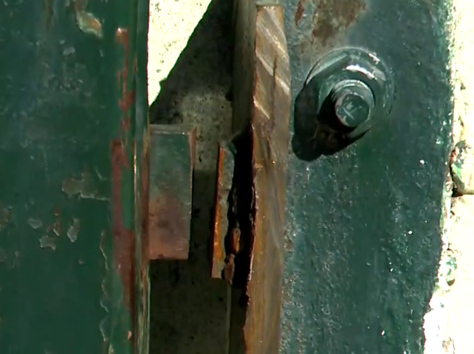 Βόλος: Άγνωστοι σφράγισαν