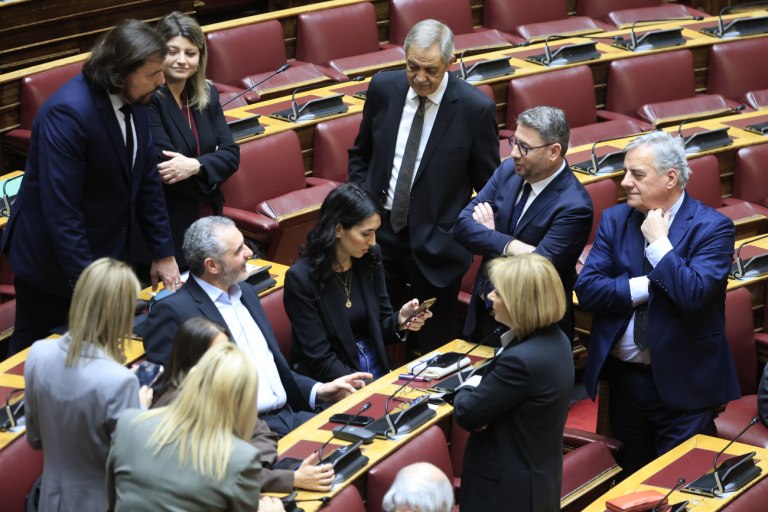 ΠΑΣΟΚ: Οι κάλπες, τα τιμάρια και η κόντρα για τις συνεργασίες