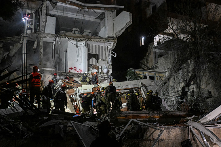 Τουλάχιστον 13 νεκροί από