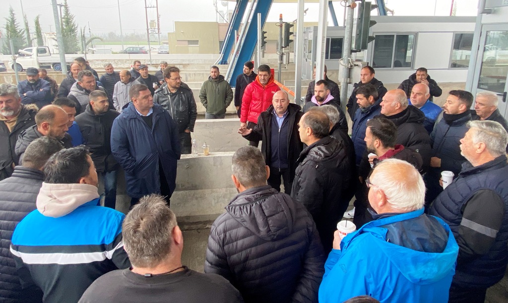 Στο μπλόκο των Τρικαλινών