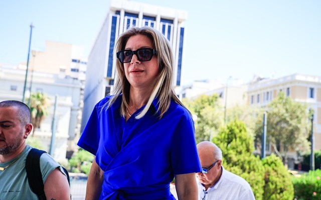 Χρησμοί και παρασκήνιο για το "κόμμα Καρυστιανού"