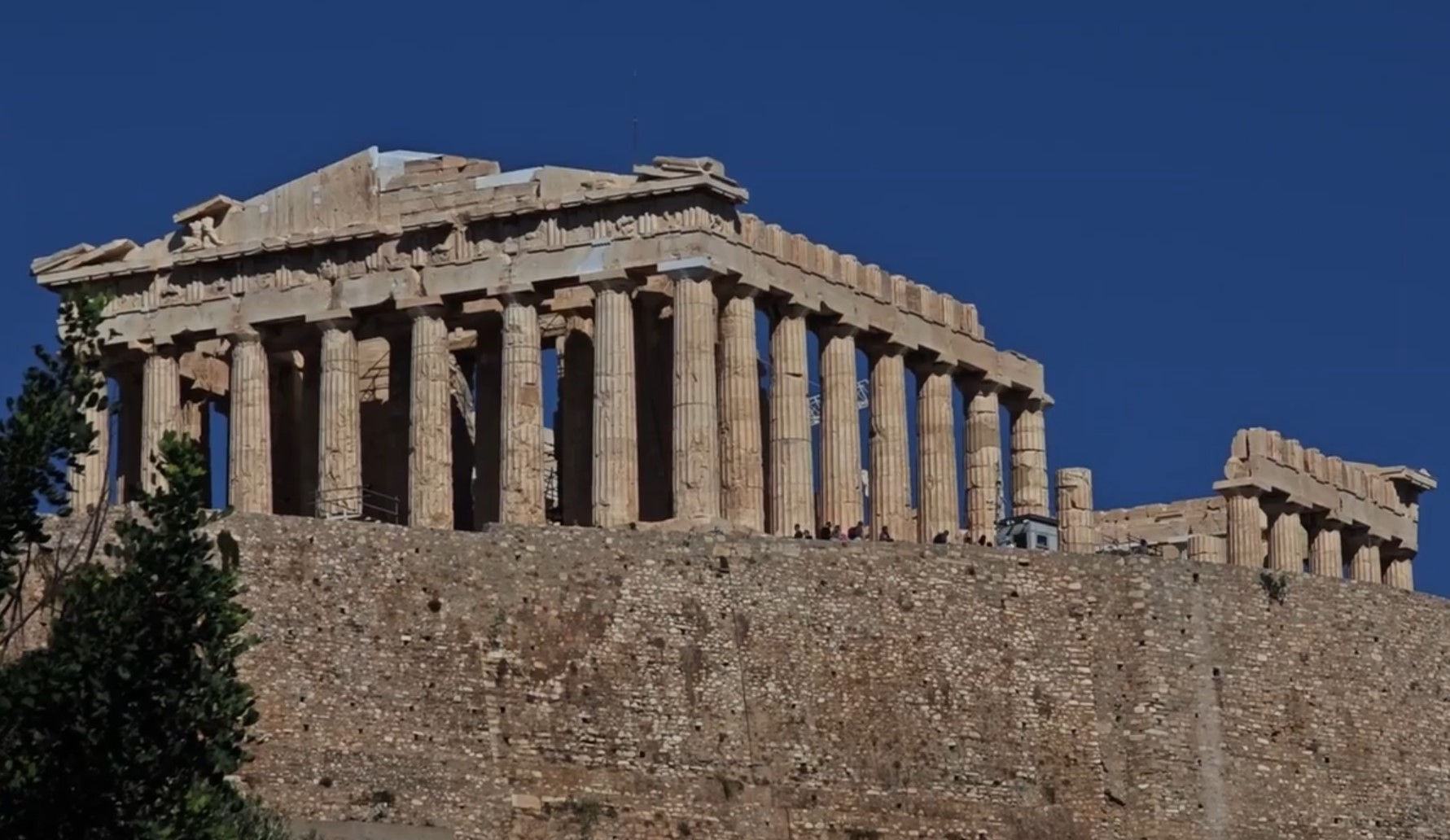 Παρθενώνας: Χωρίς