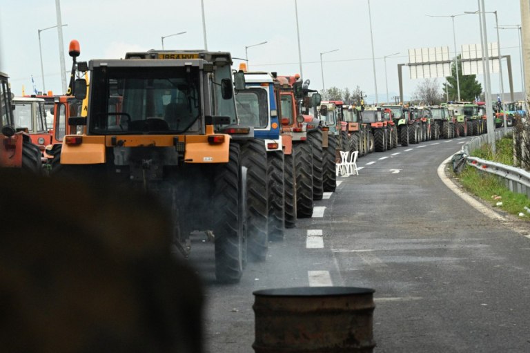 Εκλεισαν οι πόρτες του διαλόγου λένε οι αγρότες- Λάθος με τον ΕΛΓΑ, ομαλά οι επόμενες πληρωμές λέει ο κ. Κέλλας