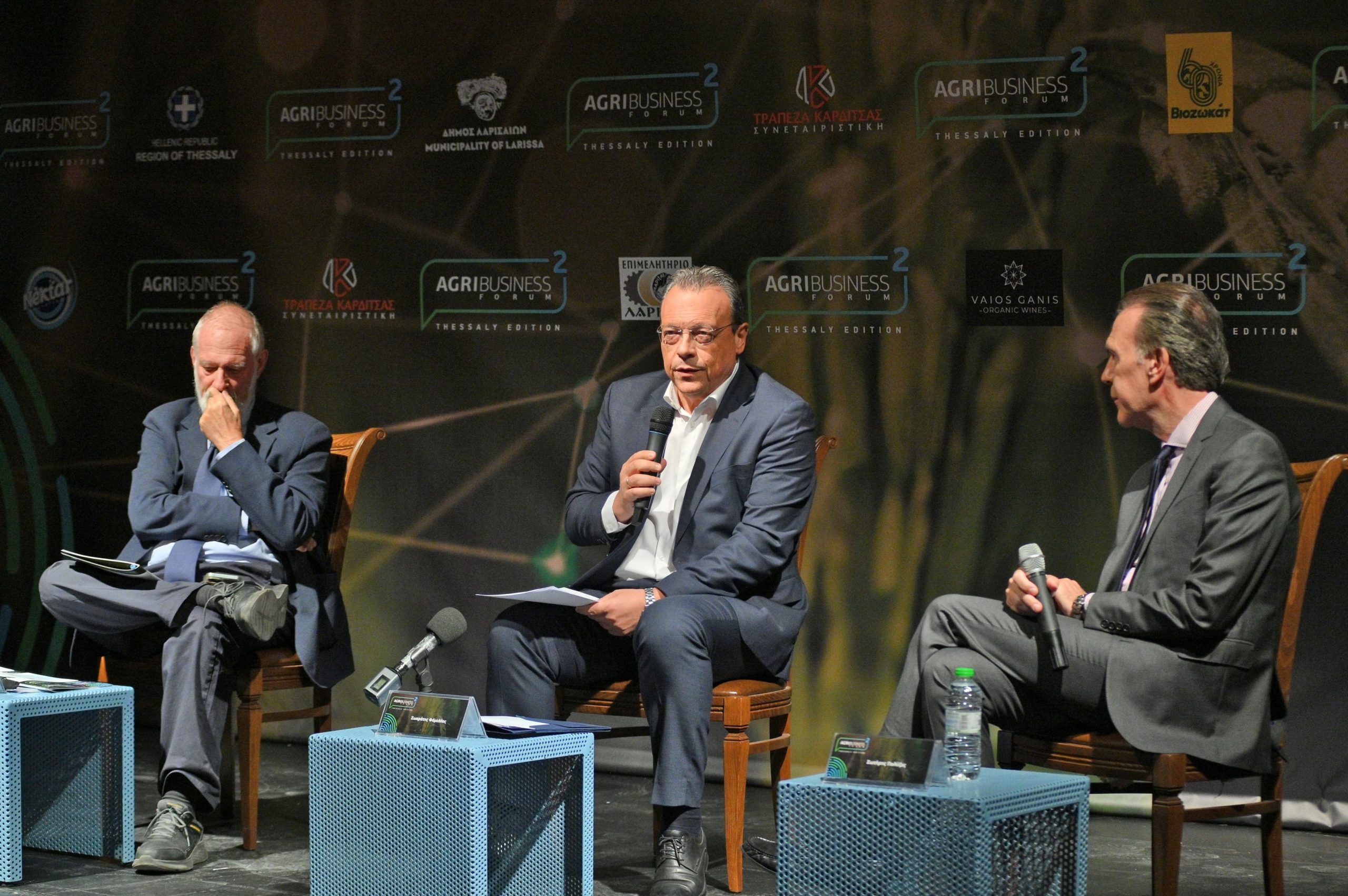 Σφοδρή κριτική Φάμελλου