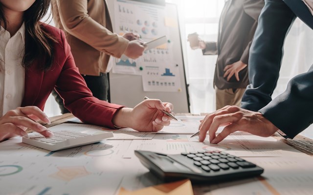 Στα 31,3δισ. οι δημόσιες