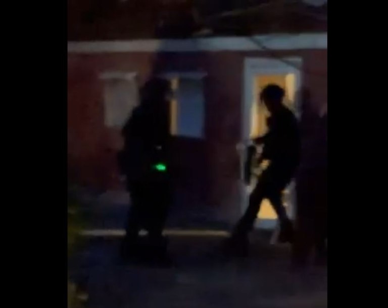 Πύργος: Αστυνομική επιχείρηση για ναρκωτικά  Δύο συλλήψεις μετά από έφοδο της ΕΚΑΜ σε σπίτια