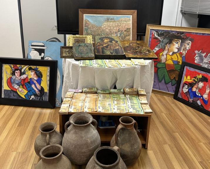 Τσαγκαράκης: Νέες καταγγελίες για τον γκαλερίστα  Είδα τα κοσμήματα να πωλούνται σε άλλη τιμή