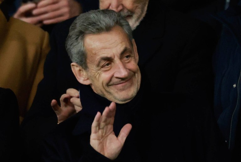 Σαρκοζί: Άνοιγμα στη Λεπέν