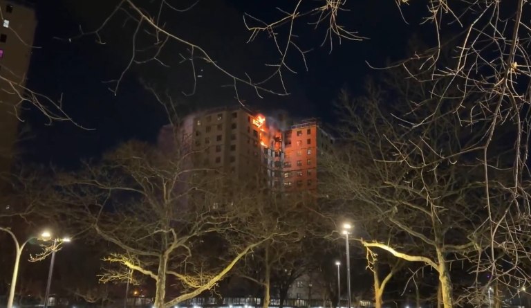 Νέα Υόρκη: Φωτιά ξέσπασε