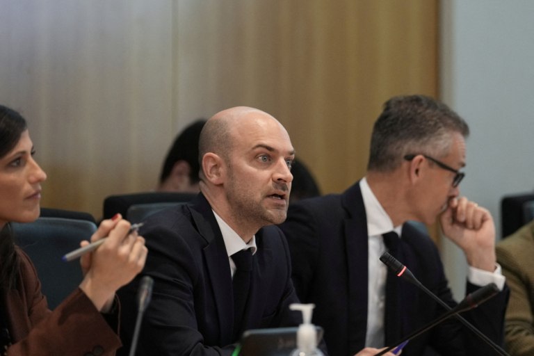 Γαλλία: Δηλώνει την ετοιμότητά της να υπερασπιστεί τις συμμαχικές χώρες του Κόλπου  Λάθος η εμπλοκή της Χεζμπολάχ