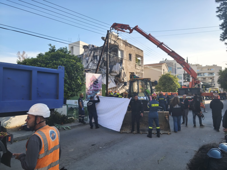 Κύπρος: Δύο οι νεκροί από την κατάρρευση πολυκατοικίας  Συνεχίζονται οι έρευνες στα συντρίμμια