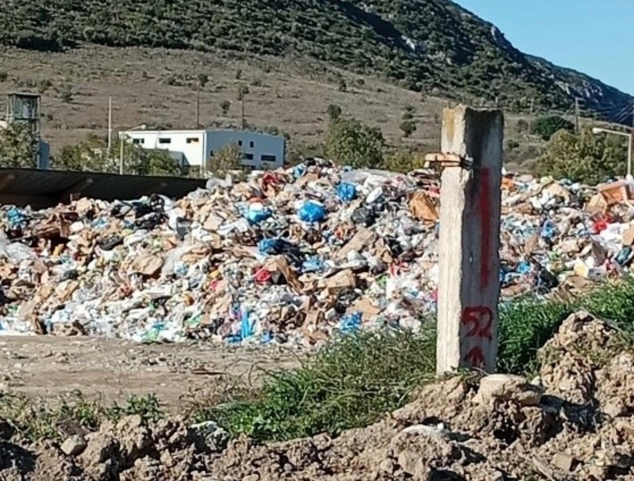 Παπαπέτρος  Μόσχος καταγγέλλουν ανεξέλεγκτη χωματερή δίπλα στον Βιολογικό και ζητούν εξηγήσεις