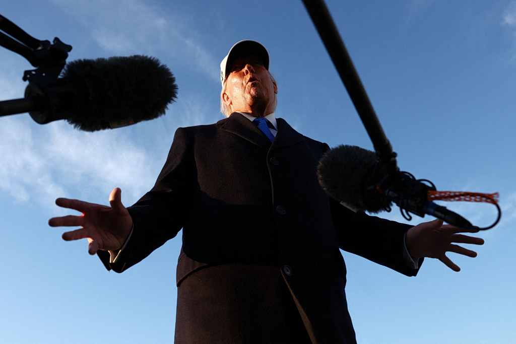 Τραμπ: Το Πολεμικό Ναυτικό των ΗΠΑ σύντομα θα συνοδεύει πλοία στα Στενά του Ορμούζ