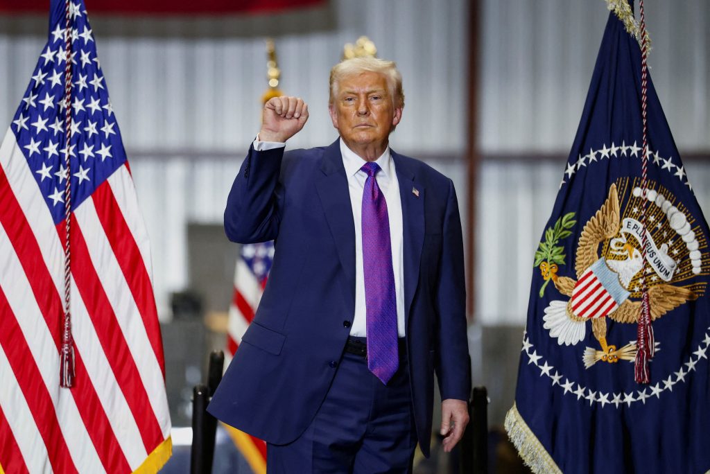 Τραμπ για Χαμενεΐ: Τον πρόλαβα πριν με προλάβει εκείνος  Προσπάθησε δύο φορές να με δολοφονήσει