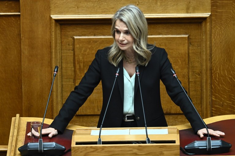 Μιλένα Αποστολάκη: Προσχηματική η δήθεν λύση για την πρώτη κατοικία  Χιλιάδες άνθρωποι έχουν χάσει ήδη τα σπίτια τους