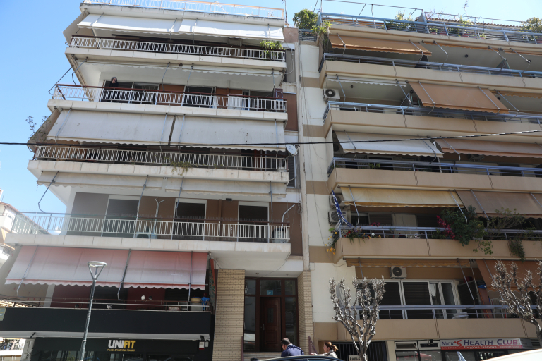 Ζωγράφου: Συνελήφθη ο γιος της οικογένειας  Μητέρα και κόρη βρέθηκαν νεκρές σε διαμέρισμα