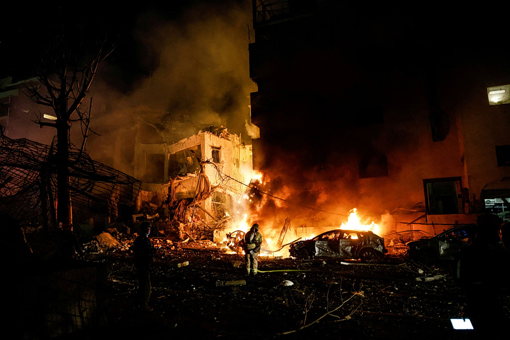 Το Ιράν προετοιμάζεται για πόλεμο διαρκείας προειδοποιεί: Ακόμη δεν χρησιμοποιήσαμε τα στρατηγικά μας όπλα