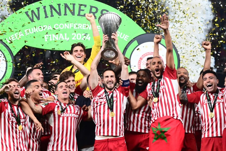 Ευχές της UEFA στην Ελλάδα με Φορτούνη και Καραγκούνη!