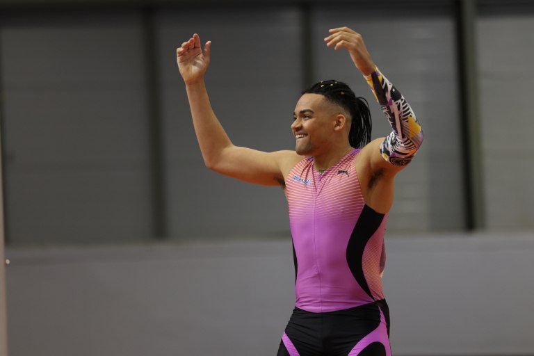 Νέα πρωτιά ο Καραλής στη Ρουέν και παραλίγο νέο ρεκόρ!