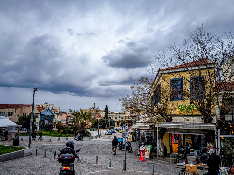 Καιρός: Αίθριος το Σάββατο με κατά τόπους νεφώσεις  Πού θα σημειωθούν βροχές και καταιγίδες