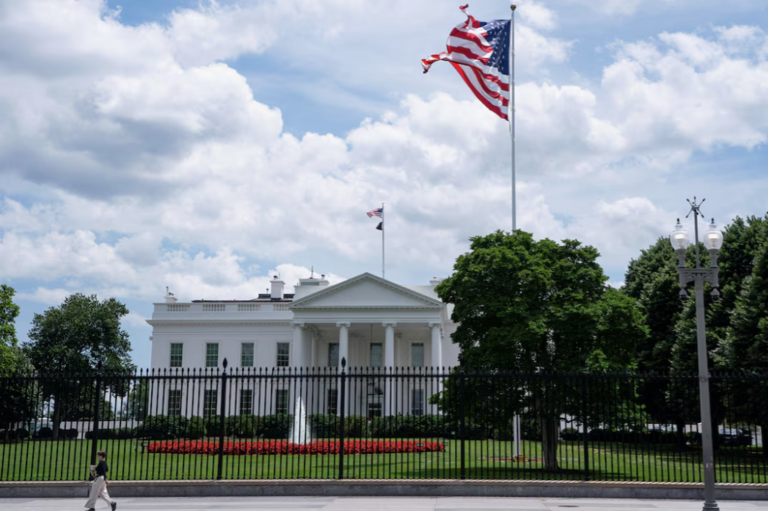 Λευκός Οίκος: Χωρίς τον όρο
