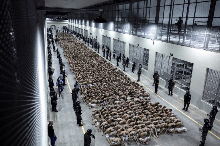 Δεκάδες πολιτικοί κρατούμενοι σαπίζουν στις φυλακές του Ελ Σαλβαδόρ, καταγγέλλει ΜΚΟ