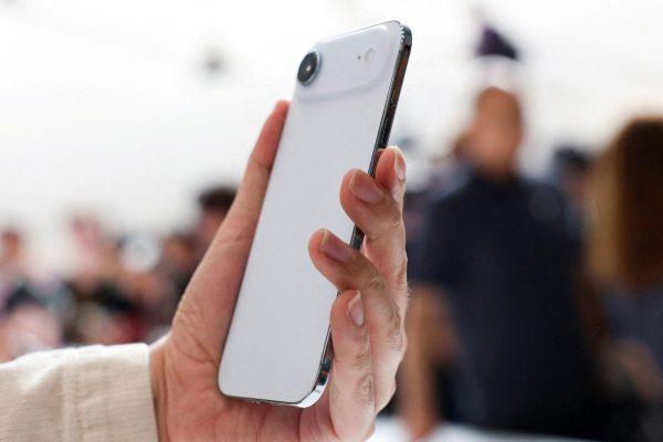 Apple: Έρχεται η εποχή του iPhone