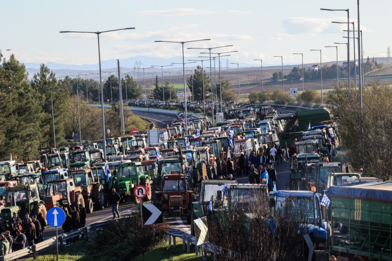 Στα ύψη η πολιτική