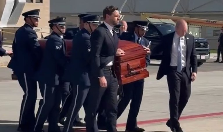 Τσάρλι Κερκ: Ο Βανς