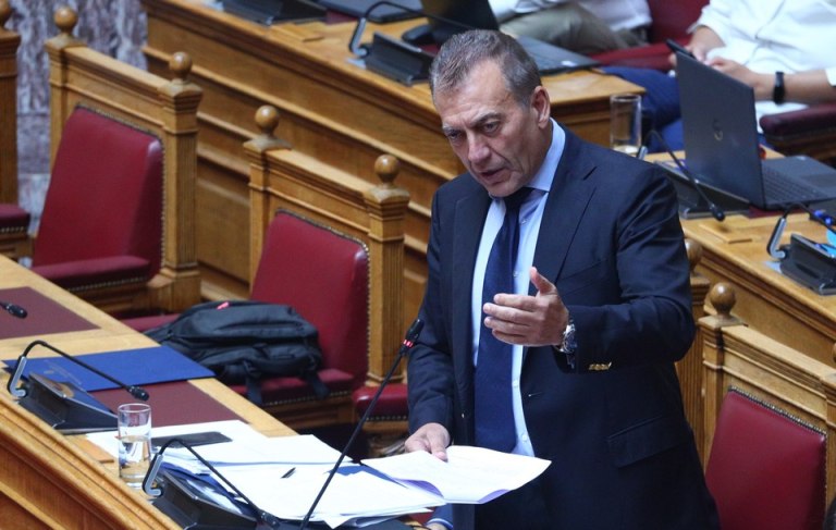 Θεατής ο Βρούτσης στο