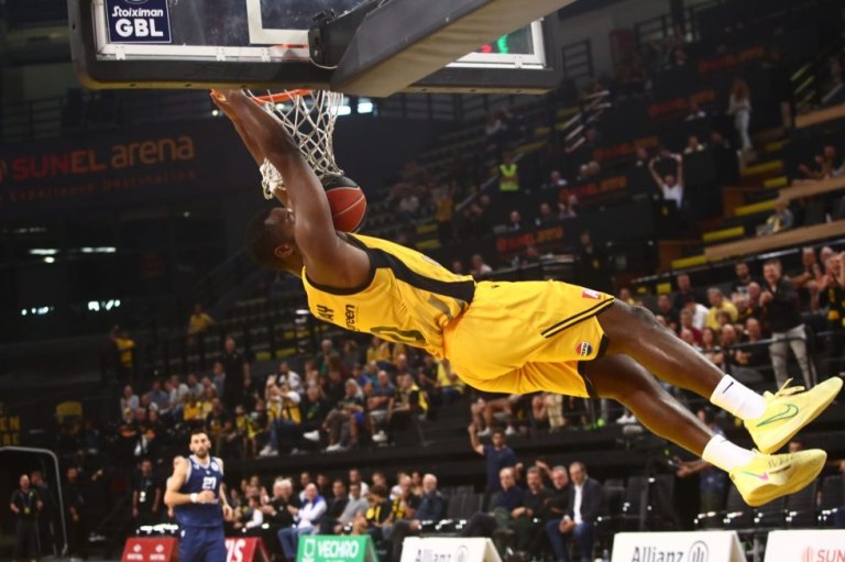 Ανετη νίκη της ΑΕΚ, 77-62 την