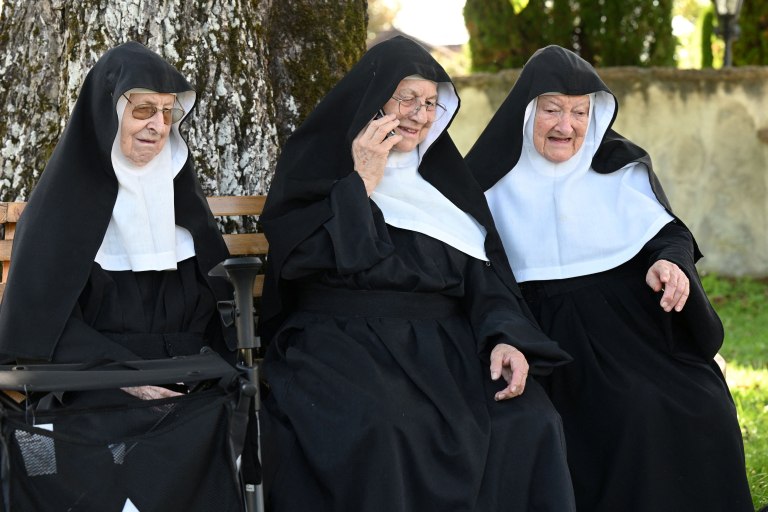 Καλόγριες φυγάδες και