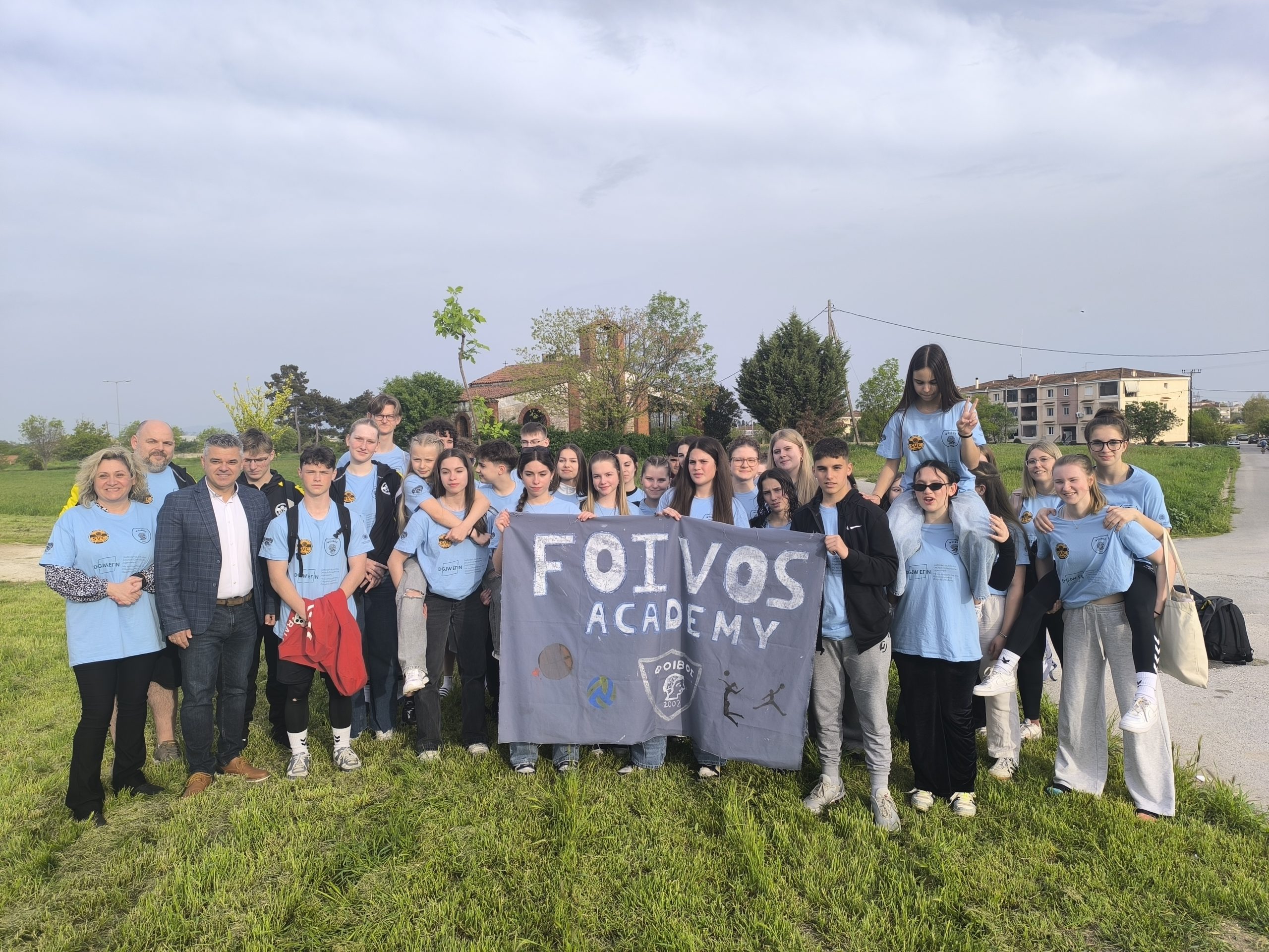 Λάρισα: Νεαροί αθλητές από τη Γιάννουλη και το Σόνεμπεργκ της Γερμανίας φύτεψαν το δένδρο της φιλίας