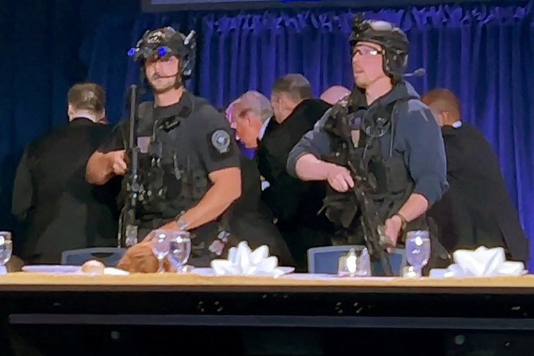 ΗΠΑ: Οι πυροβολισμοί ήταν τόσο δυνατοί: Ο τρόμος στο δείπνο Τραμπ και τα ερωτήματα για τα κενά ασφαλείας