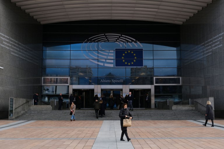 Τα σκάνδαλα που συντάραξαν