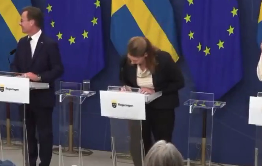 Σουηδία: Κατέρρευσε η νέα